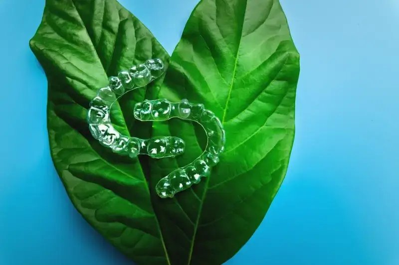 Czy Invisalign leczy wady zgryzu?