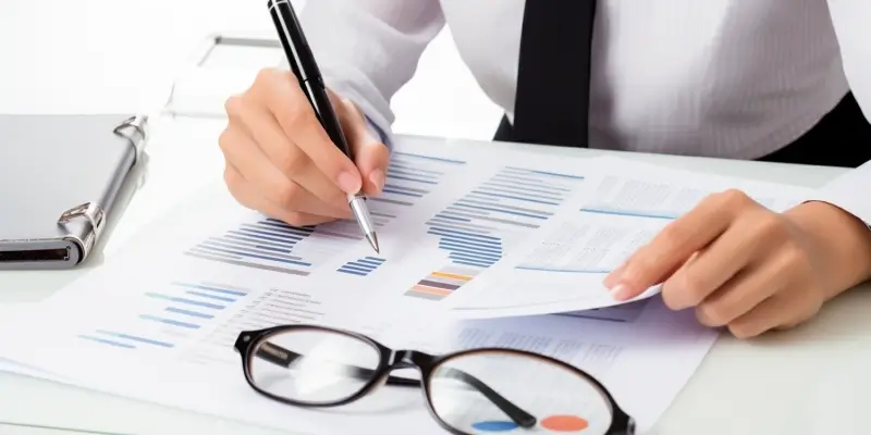 Czym się różni optyk od okulisty