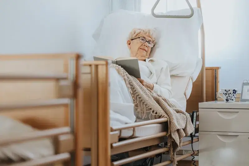 Łóżka rehabilitacyjne metalowe